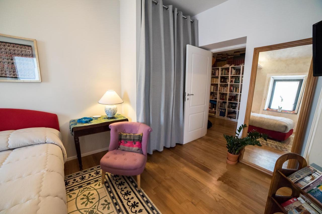 Le Rondini Della Pietrasanta Appartement Napels Buitenkant foto