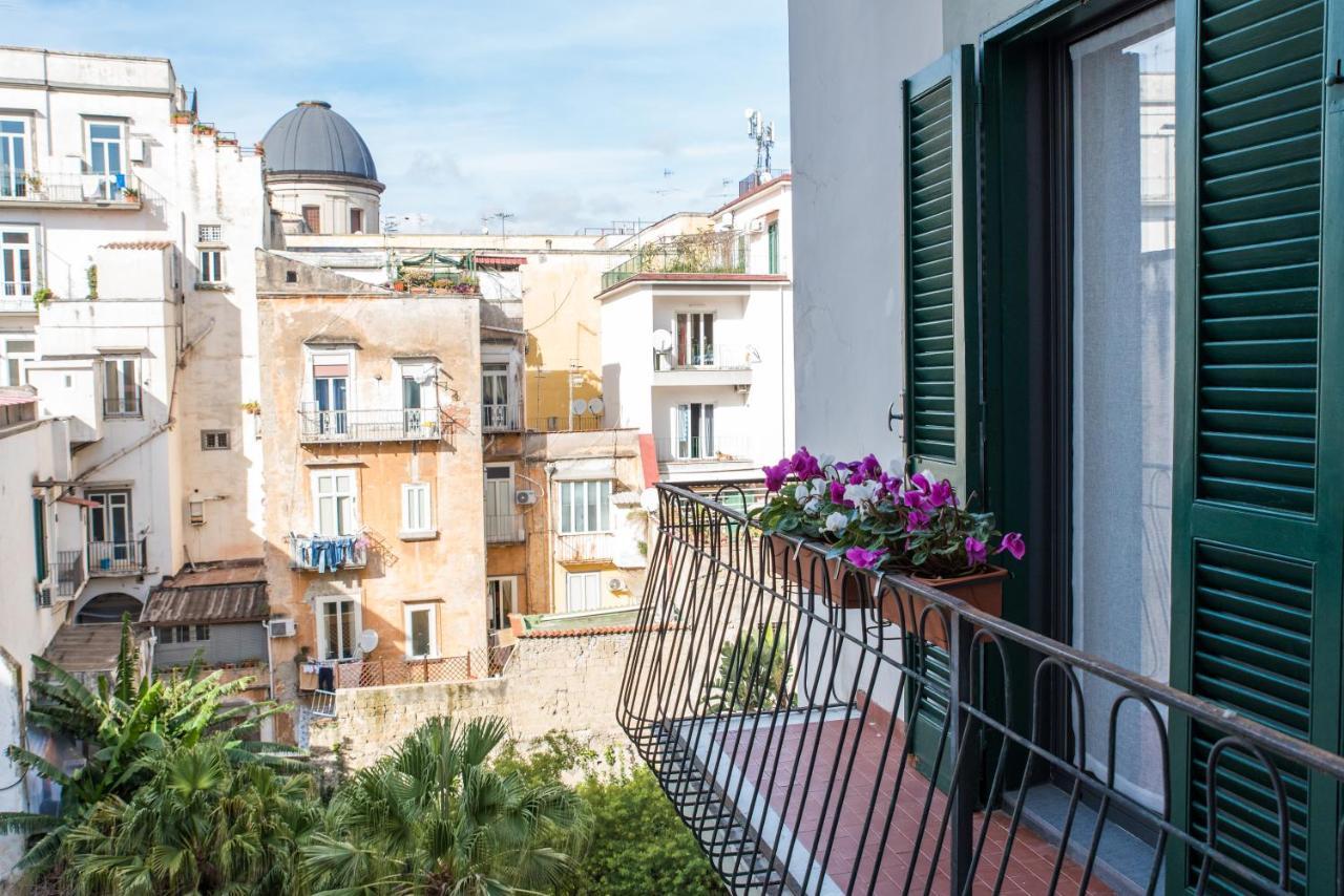 Le Rondini Della Pietrasanta Appartement Napels Buitenkant foto