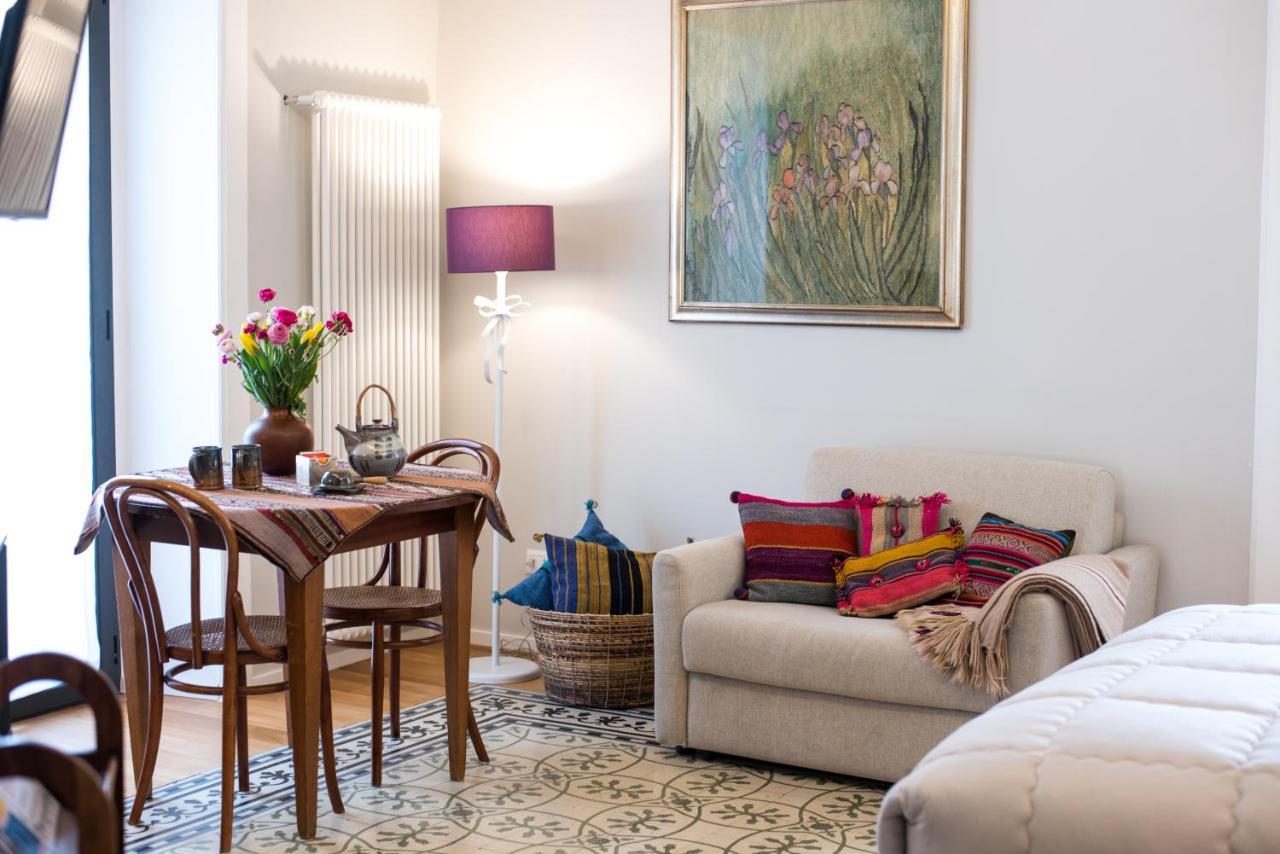 Le Rondini Della Pietrasanta Appartement Napels Buitenkant foto