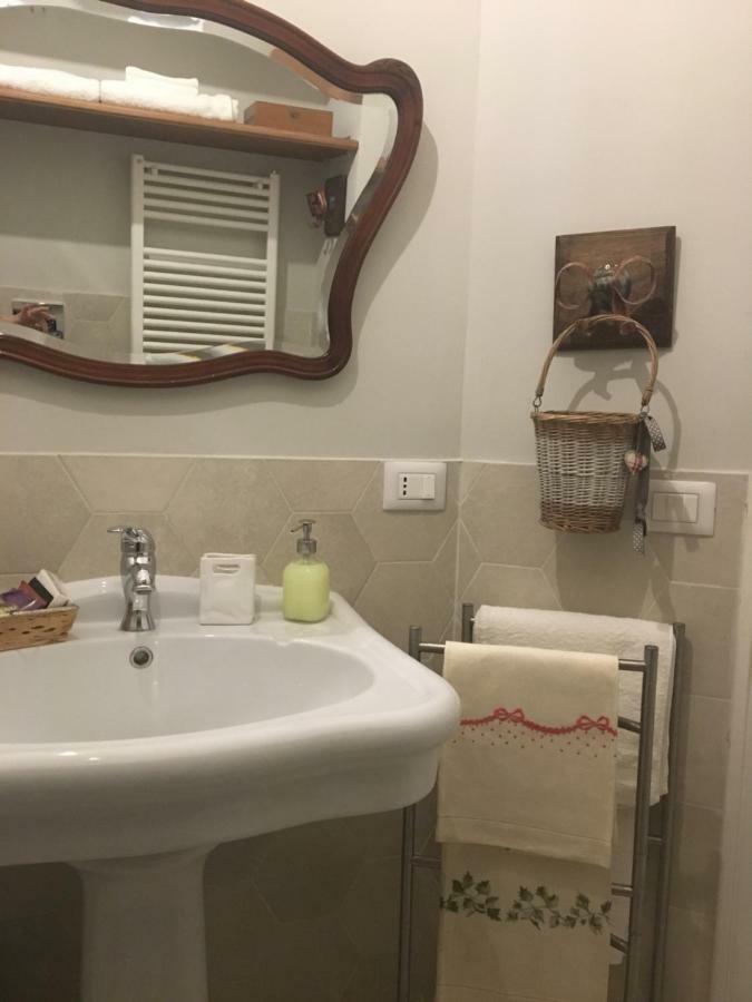 Le Rondini Della Pietrasanta Appartement Napels Buitenkant foto