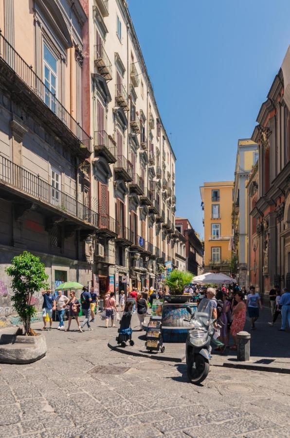 Le Rondini Della Pietrasanta Appartement Napels Buitenkant foto
